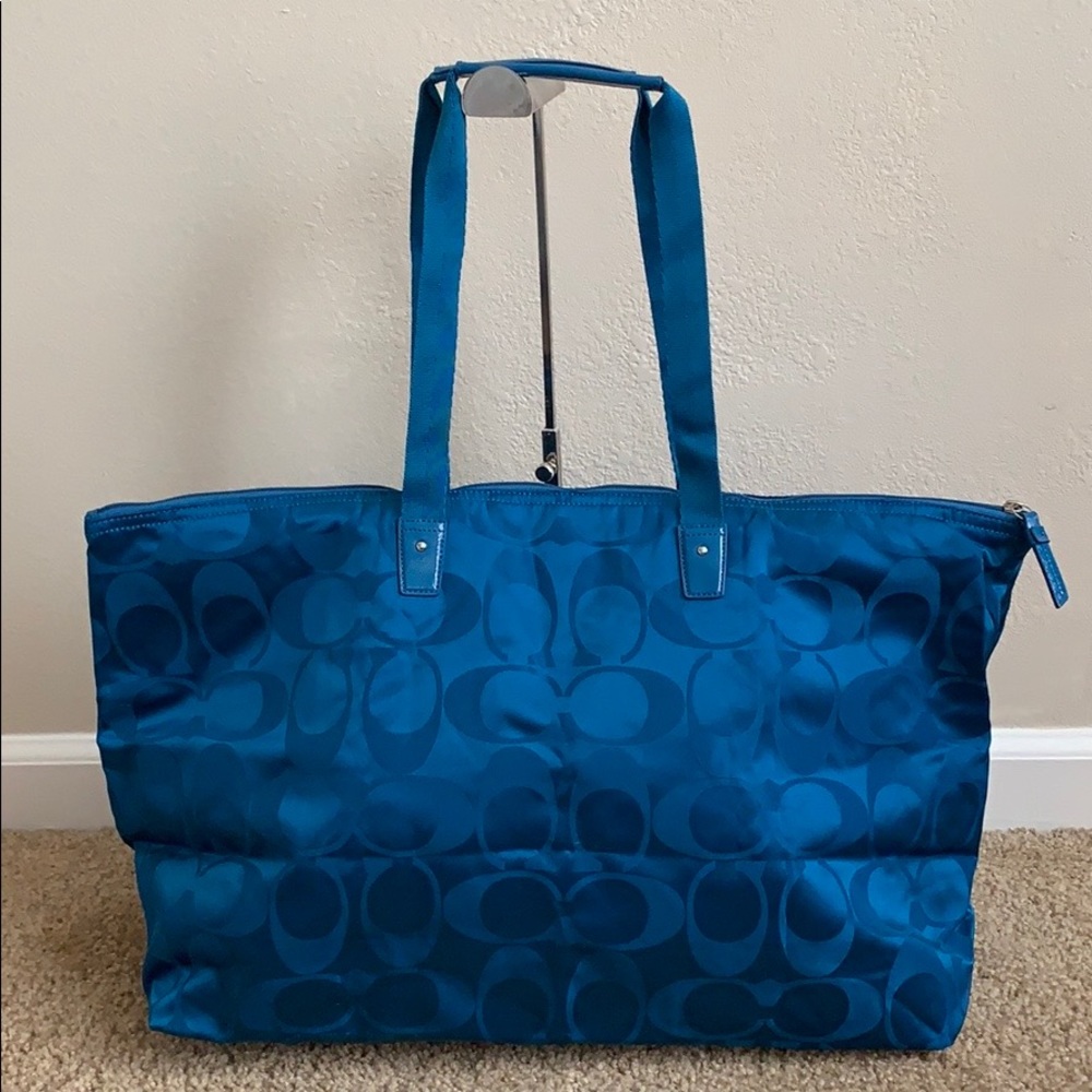 Coach - Picture 3 of 11